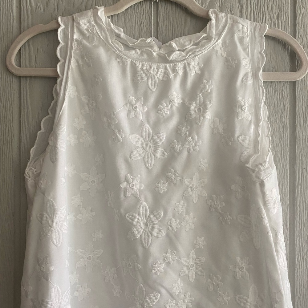 White Sleeveless Scalloped Edge Short Embroidered Floral Lined Sundress No Size - Picture 2 of 10